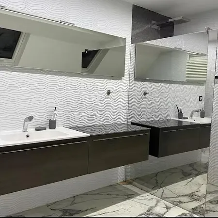 Villa Deluxe * Mouscron